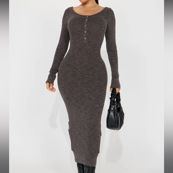 Fashion Nova Dresses & Skirts - Ribbed maxi longsleeve dress